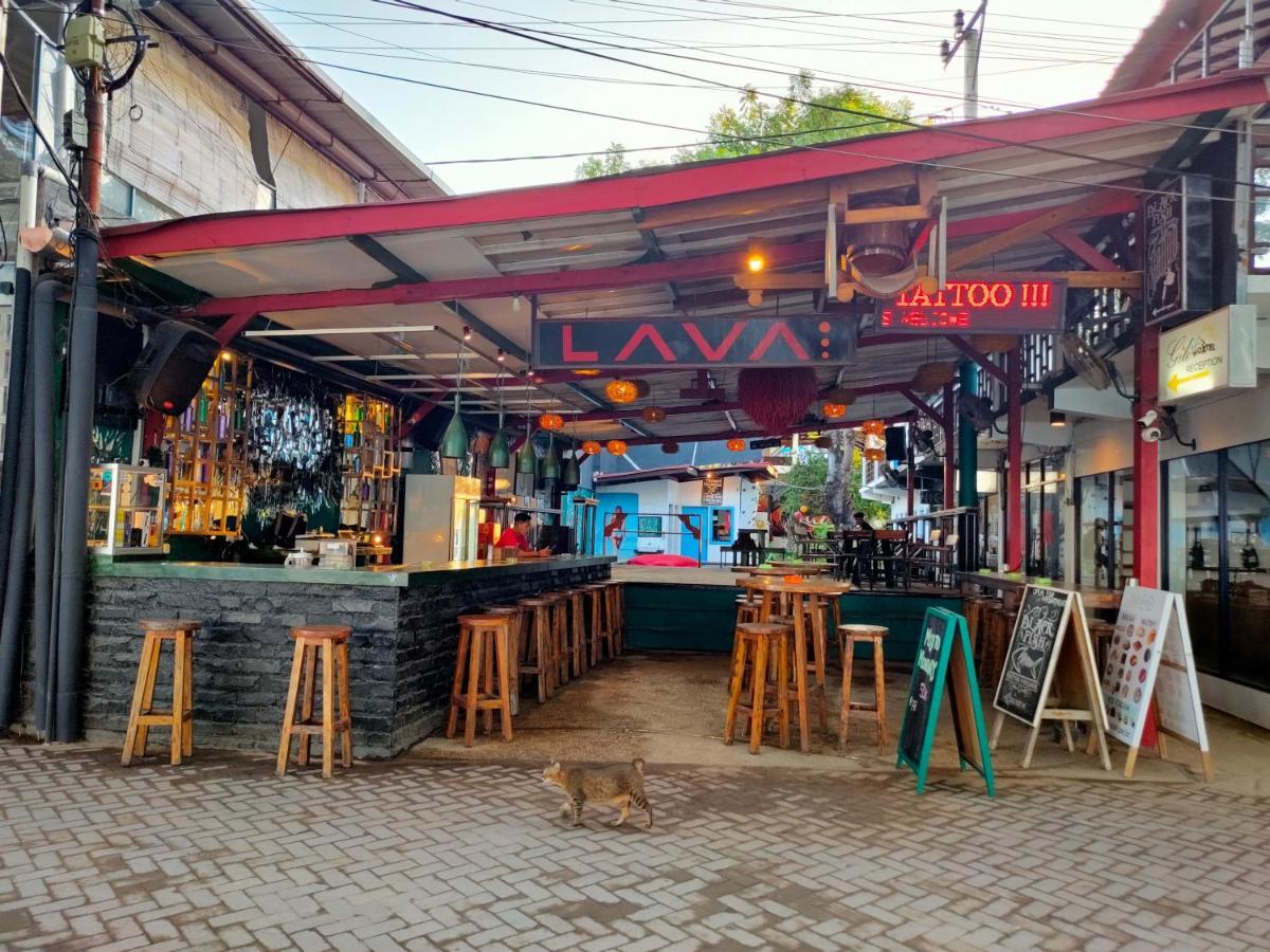 Gili Beach Bum Hostel Gili Trawangan Exterior photo