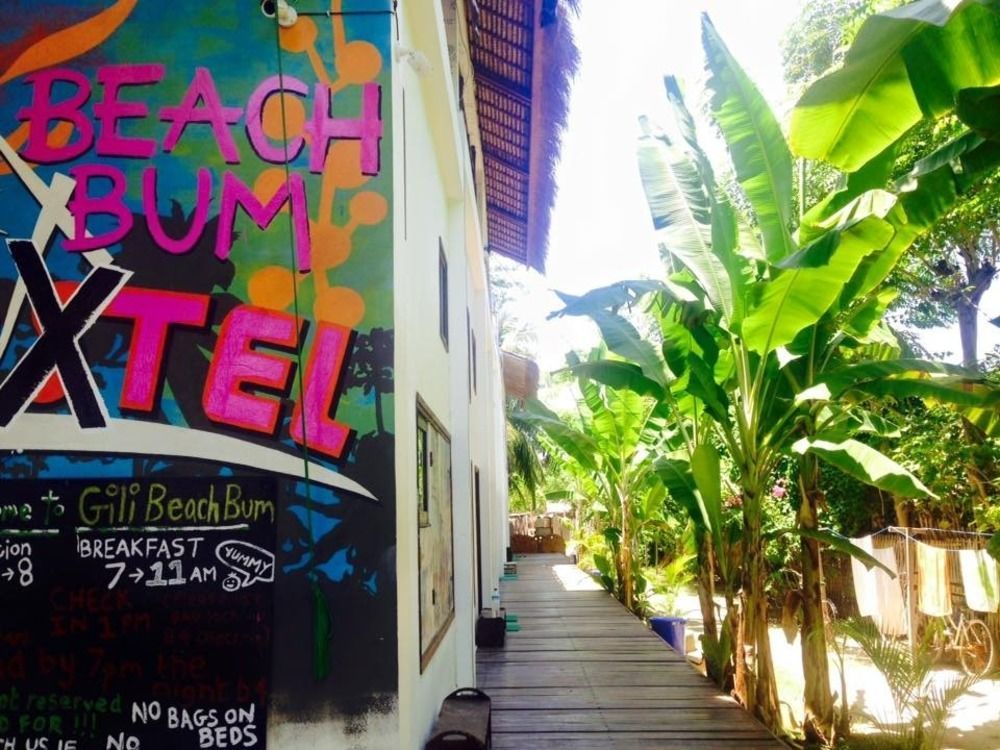 Gili Beach Bum Hostel Gili Trawangan Exterior photo